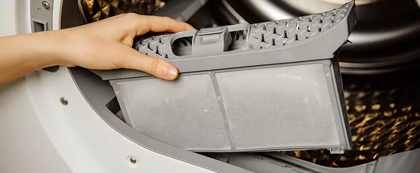 Signs Of A Clogged Dryer Lint Trap in Haines City, Florida